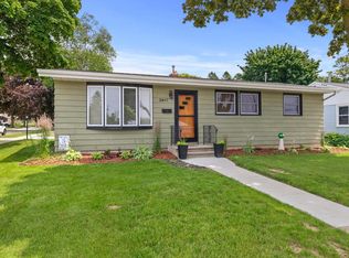 2617 Lincoln Ave, Two Rivers, WI 54241