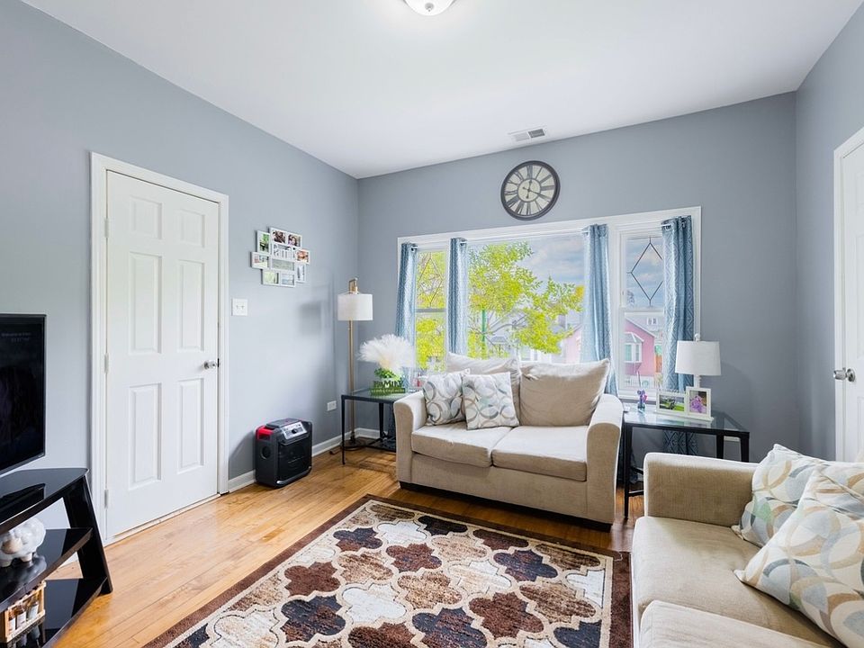 1st image of 4727 W McLean Ave #2