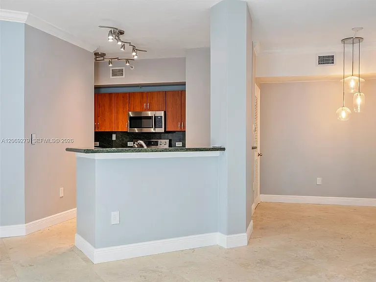 9172 Collins Ave #216 — Photo 7
