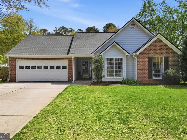 1001 Marina Trace Dr, Acworth, GA 30101