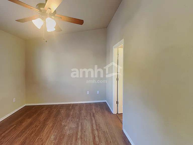 7802 67th St NE — Photo 11