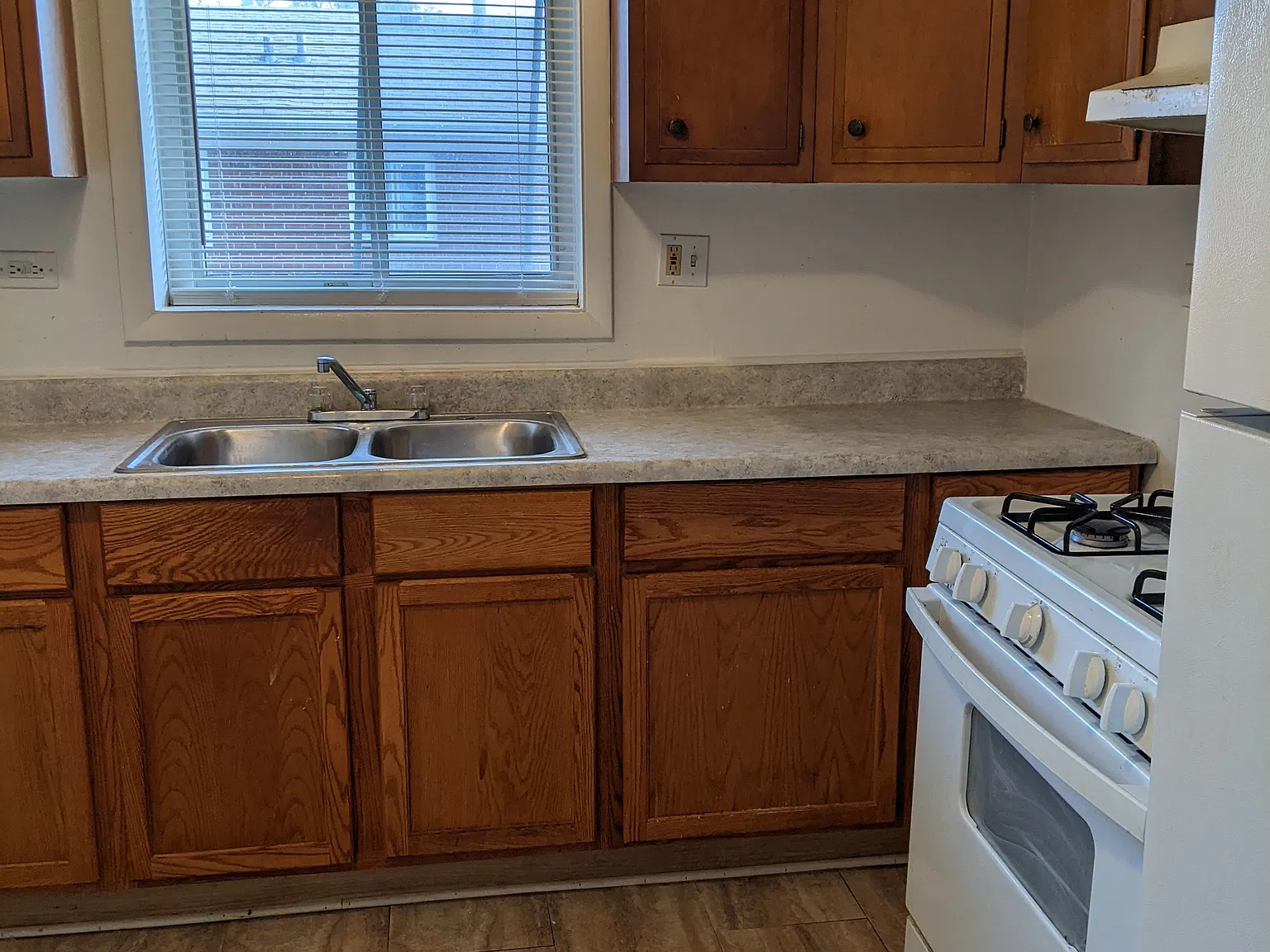 2 bed, 900 sqft, $1,450 — Photo 2