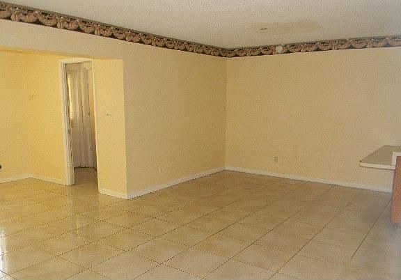 5th image of 35 Pleasant Hill Ln