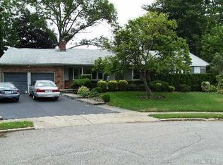 740 Birchwood Ct, Westbury, NY 11590