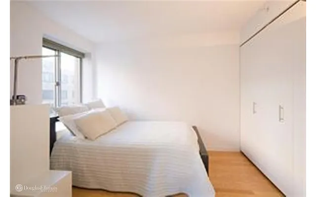 Rented by Douglas Elliman | media 22