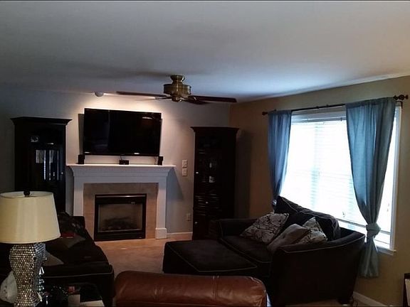 2nd image of 25 Aster Dr