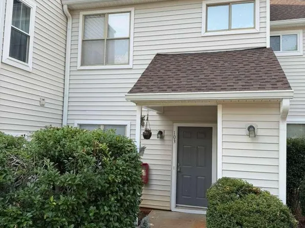 6111 Sunpointe Dr APT 103, Raleigh, NC 27606