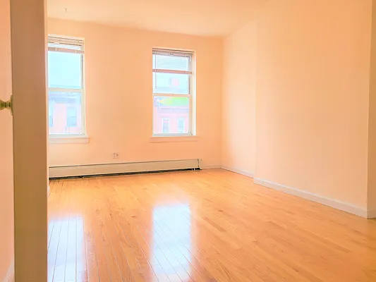 Rented by Virtual Real Estate | media 12