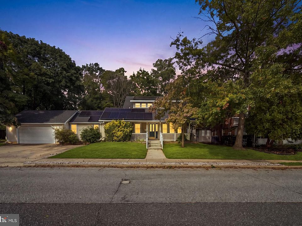 1st image of 304 Laurel Ave