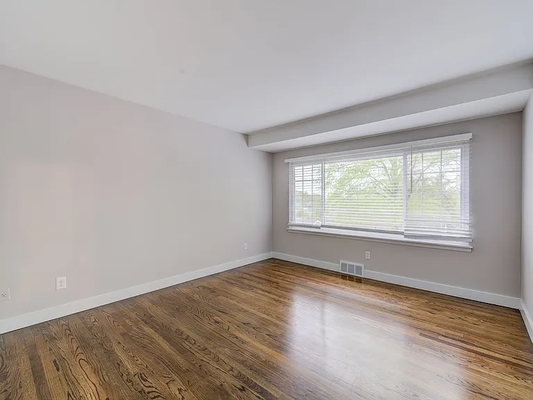 *Coming Available June 6th* Beautifully Renovated 2 bedroom in Arnold — Photo 7