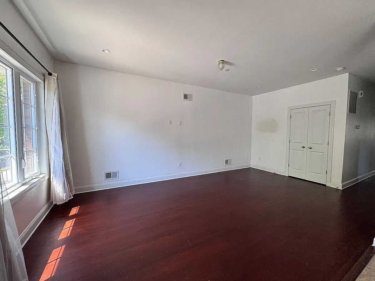 Building Photo - 441 Deisius St #1