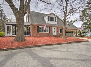 21 Edgewood Ct, Decatur, IL 62522