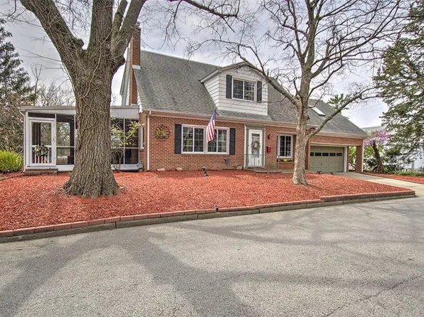 21 Edgewood Ct, Decatur, IL 62522