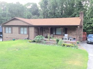 112 Treetop Ct, Trinity, NC 27370