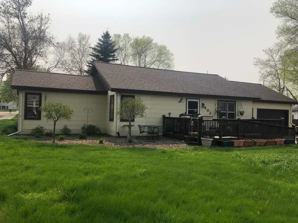 402 Davis St N, Burlington, ND 58722