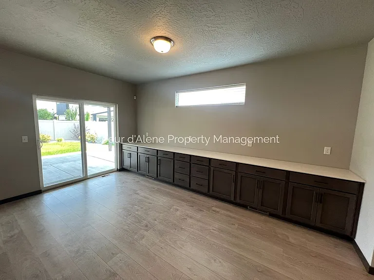 246 N Olivewood Ln — Photo 6
