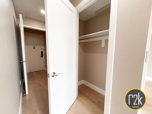 Rented by Realty 2000 Corp | media 18