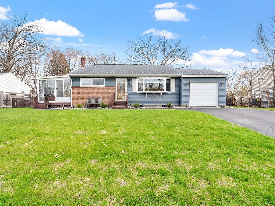 1st image of 51 Red Fox Dr