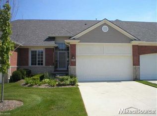 14964 Village Park Cir, Shelby Township, MI 48315