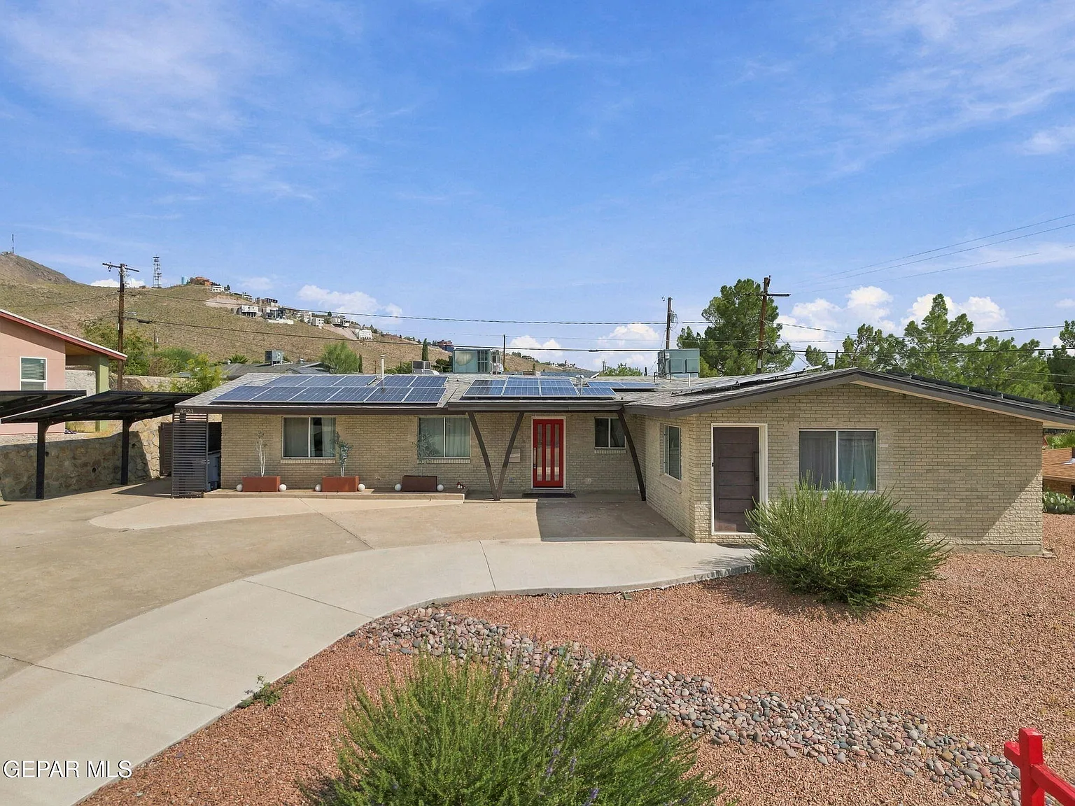 4 bed, 3.0 bath, 2351 sqft, $3,500 — Photo 1