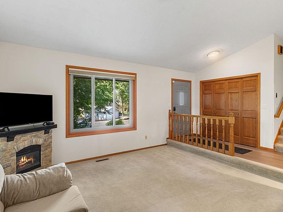 4th image of 7657 N Shore Cir N