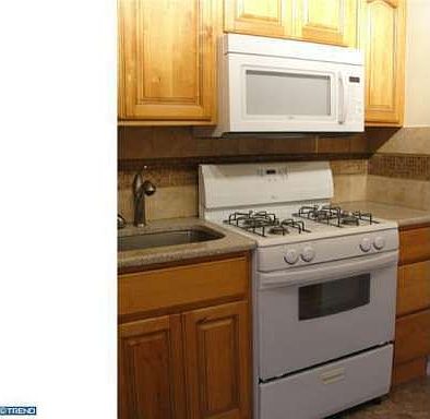 5th image of 1731 N Marshall St