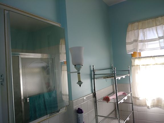 5th image of 3001 S Crysler Ave