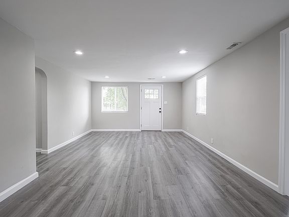 5th image of 1141 Temperance Ave