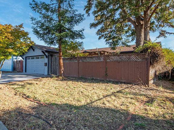 4th image of 205 Marla Drive