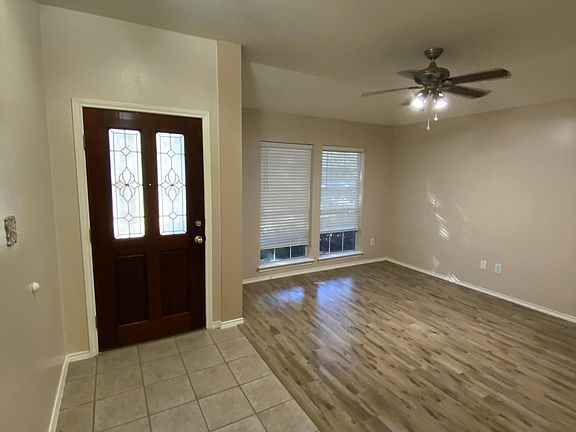 5th image of 1402 Waterside Village Dr