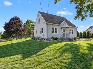 8609 W Mount Hope Hwy, Grand Ledge, MI 48837