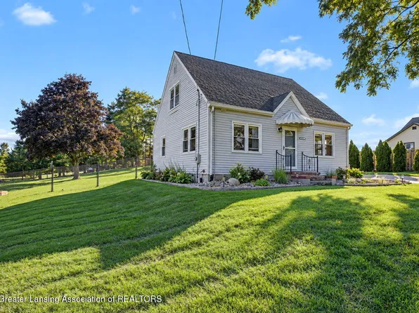 8609 W Mount Hope Hwy, Grand Ledge, MI 48837