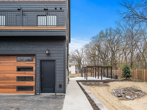 4th image of 9746 University Ave NW #1