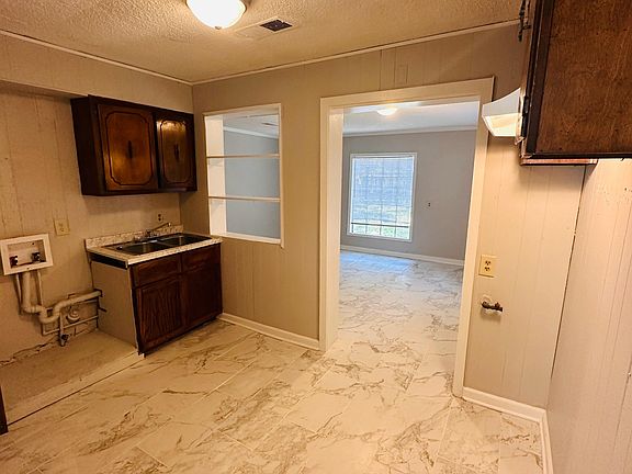 3rd image of 3600 Townes Ave