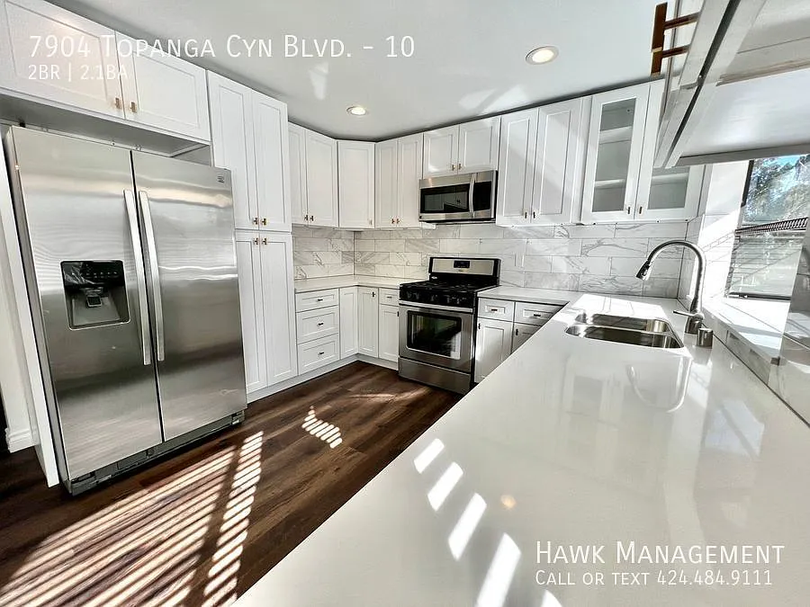Gorgeous 2 Bedroom 2 1/2 Bath Condo With a Spacious Layout in Canoga Park! — Photo 1