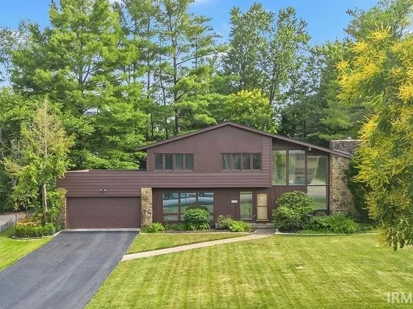 2320 E Covenanter Dr, Bloomington, IN 47401