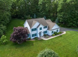 37 Dartmouth Ln, East Longmeadow, MA 01028