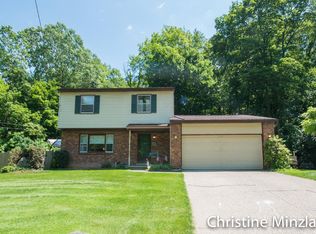 1440 Mount Mercy Dr NW, Grand Rapids, MI 49504