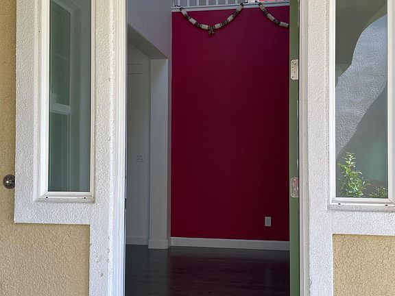 3rd image of 1827 Woodbine Way