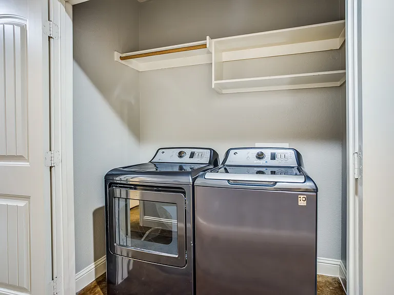 Walking distance to TCU! Cute 4-bedroom home. Washer and dryer provided.