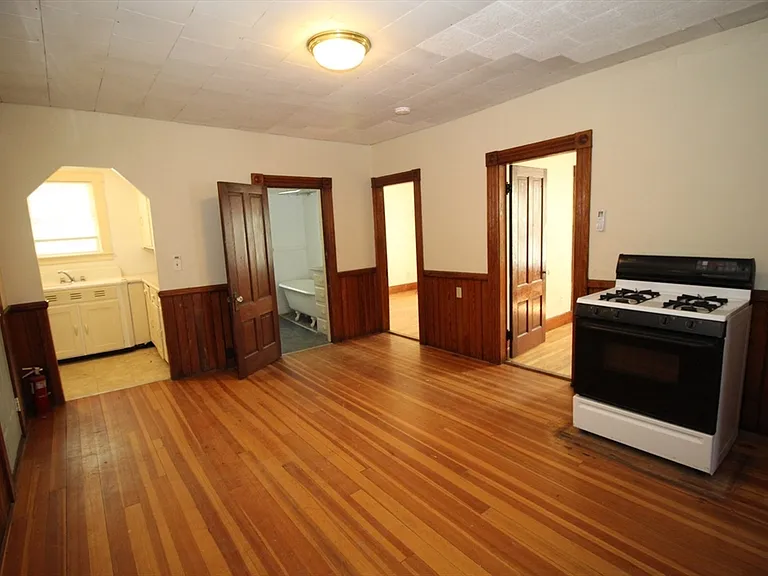 71 Ash St #1 — Photo 3