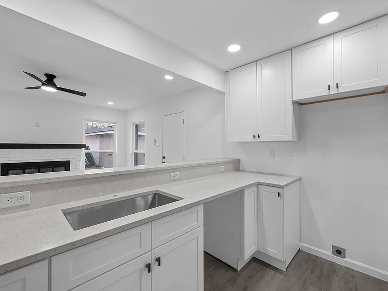 2202 Major Dr — Photo 3