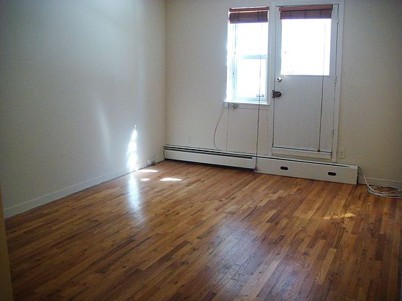 2nd image of 2926 30th Ave APT 3R