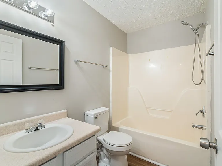 1210 Pin Oak Dr — Photo 14