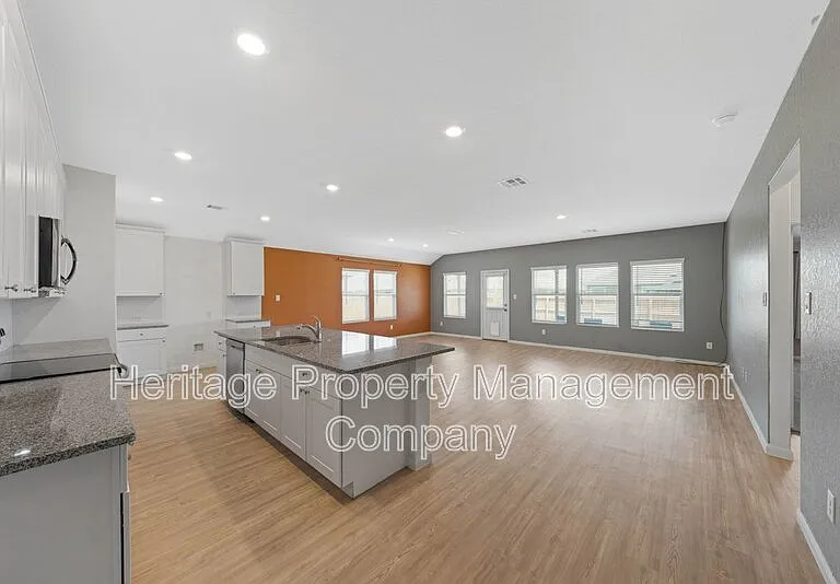 2700 Coral Valley — Photo 5