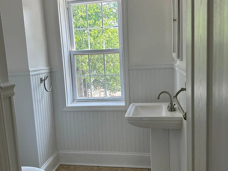 221 N Spring St — Photo 8