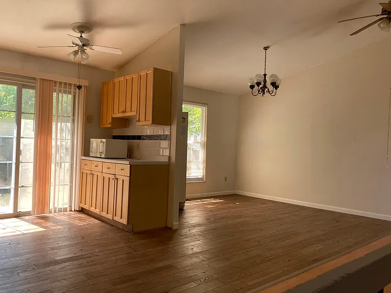 9 Jane Dr — Photo 2