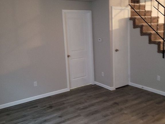 3rd image of 1555 8th St NE #B