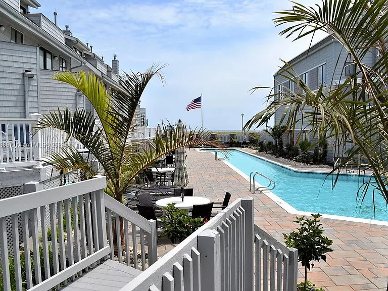 900 Ocean Ave #108 — Photo 39