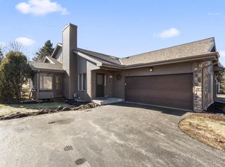 Country Terrace, Menomonee Falls, WI 53051